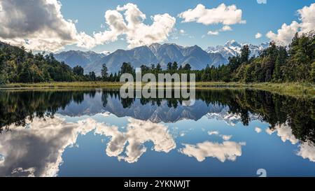 Bergreflexion auf dem See, Lake Matheson, Neuseeland Stockfoto