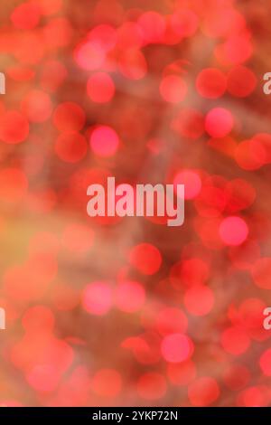 Abstrakte verwischte korallenrote beleuchtete dekorative Lichter für Banner und Hintergrund Stockfoto