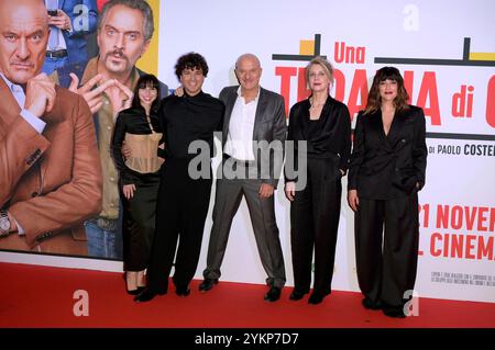 Ludovica Francesconi, Leo Gassmann, Claudio Bisio, Margherita Buy und Valentina Lodovini bei der Premiere des Kinofilms Una Terapia di Gruppo im Space Moderno Cinema. Rom, 18.11.2024 Stockfoto