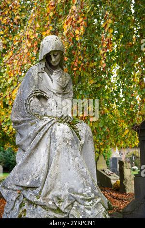 Marienstatue in der alten Friedhofsstadt Hasselt in Belgien Stockfoto