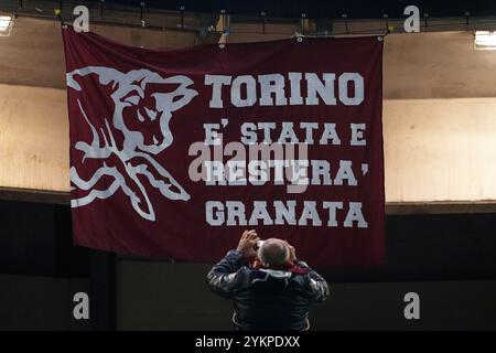 Torino, Italien. November 2024. Fans des Fußballspiels der Serie A zwischen Juventus und Torino FC im Juventus-Stadion in Turin, Nordwesten Italiens - 09. November 2024. Sport - Fußball EXKLUSIV TURIN FC (Foto: Fabio Ferrari/LaPresse) Credit: LaPresse/Alamy Live News Stockfoto