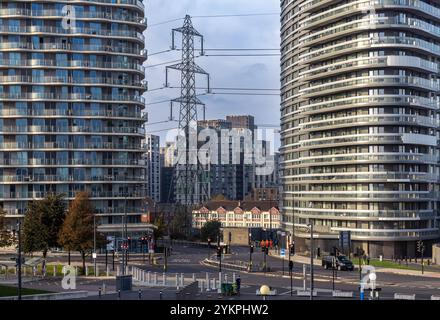 Neue Wohnsiedlung in Londons Royal Docks, in Royal Docks - London, England Stockfoto