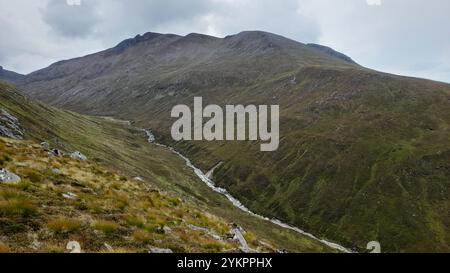 Gipfel des Ben Nevis von Meall Beag, Aonach Mor, nur einen kurzen Spaziergang von der Spitze der Nevis Range Berggondel entfernt Stockfoto