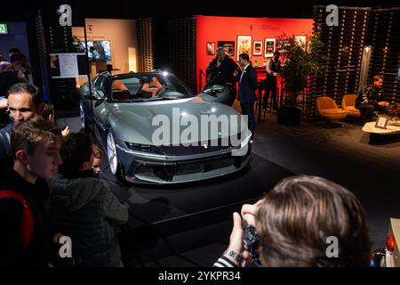09-11-2024 Zürich, Schweiz. Ferrari 12Cilindri oder 12 Zylinder Super Car im Zurich Auto Salon. Stockfoto