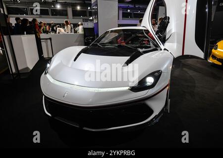 09-11-2024 Zürich, Schweiz. Pininfarina Battista elektrisches Hyperauto im Zürcher Autosalon. Stockfoto