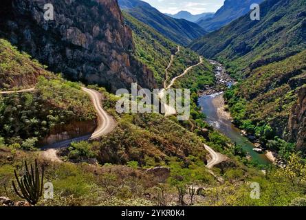 Straße nach Batopilas, Barranca de Batopilas, Barranca del Cobre (Copper Canyon), Sierra Tarahumara, Bundesstaat Chihuahua, Mexiko Stockfoto