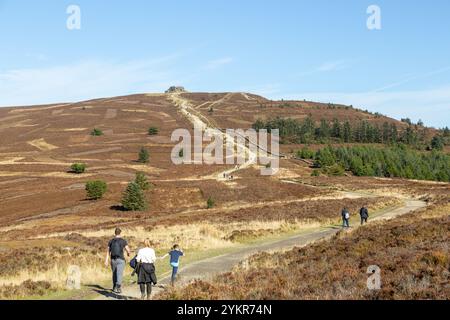 Moel Famau bedeutet auf Walisisch „Mutterberg“ mit 554 m (1818 ft) ist er der höchste Gipfel der Clwydian Range Stockfoto