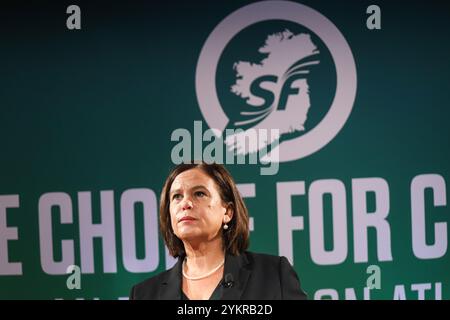 Dublin, Irland – 18. November 2024. Sinn-Fein-Anführerin Mary Lou McDonald sprach beim Start des Parteiprogramms im Dubliner Smock Alley Theatre. Foto: Liam Murphy / Alamy Stockfoto