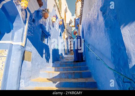 Straßenblick auf Blue City Houses in Chefchaouen, Blue Pearl, Marokko, Afrika Stockfoto