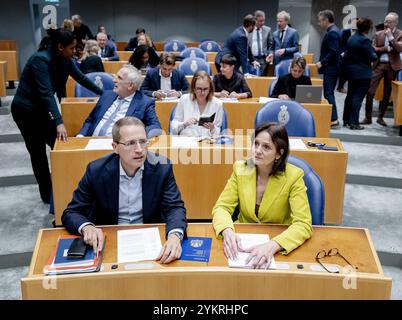 DEN HAAG - Nicolien van Vroonhoven (NSC) und andere Mitglieder der NSC-Gruppe vor den Abstimmungen im Repräsentantenhaus. ANP REMKO DE WAAL niederlande raus - belgien raus Stockfoto