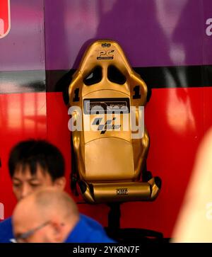 19.11.2024, Circuit de Barcelona-Catalunya, Barcelona, MotoGP-Test in Barcelona, im Bild der goldene Sitz des neuen Weltmeisters Jorge Martin aus Spanien, Aprilia Racing Team in der Box. Stockfoto