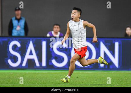 Xiamen, China. 19. November 2024. Fan beim dritten Spiel der asiatischen Qualifikation in der Gruppe C zwischen China und Japan im Xiamen Egret Stadium. Quelle: Meng Gao/Alamy Live News Stockfoto