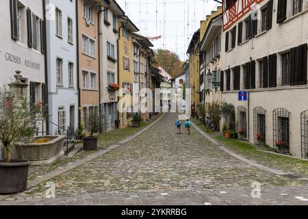 Baden, Schweiz - 4. November 2024: Blick im Zentrum von Baden auf die Schweiz Stockfoto