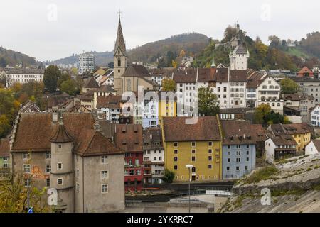 Baden, Schweiz - 4. November 2024: Blick im Zentrum von Baden auf die Schweiz Stockfoto