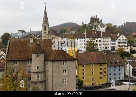 Baden, Schweiz - 4. November 2024: Blick im Zentrum von Baden auf die Schweiz Stockfoto