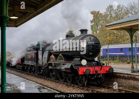 "Beachy Head" - LBSCR-Lokomotive in Dampf bei der Bluebell Railway Stockfoto