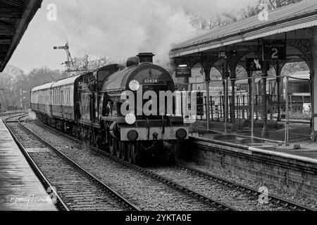 "Beachy Head" - LBSCR-Lokomotive in Dampf bei der Bluebell Railway Stockfoto