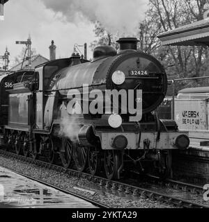 "Beachy Head" - LBSCR-Lokomotive in Dampf bei der Bluebell Railway Stockfoto