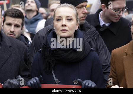Berlin, 17. November 2024: Julia Navalnaya während einer Antikriegsdemonstration in Berlin gegen den Krieg in der Ukraine und politische Repression mit Stockfoto