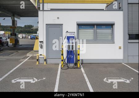 Ladestation für Elektroautos, an einer Tankstelle, Bayern, Deutschland, Europa Stockfoto