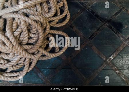 Seilschiff Auf Holztisch Als Hintergrund Stockfoto