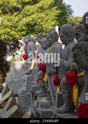 Ein Bild von Steinstatuen im Thean Hou Tempel Stockfoto