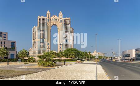 Ein Bild vom Rixos Marina Abu Dhabi Hotel an der Abu Dhabi Breakwater Stockfoto