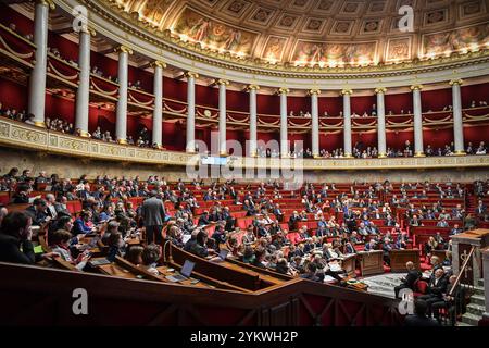 Paris, Frankreich. November 2024. Französische Minister und Parlamentarier nehmen am 19. November 2024 an einer Sitzung mit Fragen an die Regierung in der Nationalversammlung in Paris Teil. Foto: Firas Abdullah/ABACAPRESS. COM Credit: Abaca Press/Alamy Live News Stockfoto