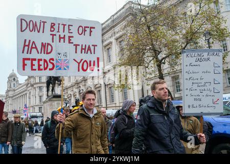 London, Großbritannien. November 2024. Tausende von Landarbeitern und Unterstützern nahmen an einer Demonstration gegen neue Erbschaftssteueränderungen Teil, die im Herbstbudget von Rachel Reeves angekündigt wurden. Quelle: Eleventh Photography/Alamy Live News Stockfoto