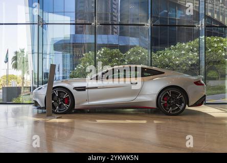 Ein Bild eines silbernen Aston Martin Vanquish S. Stockfoto