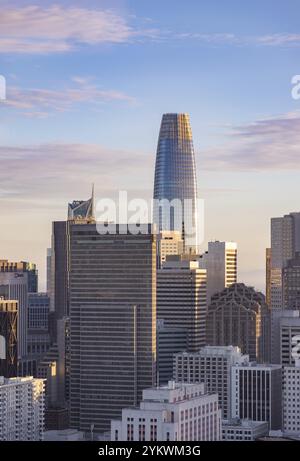 Ein Bild des Salesforce Tower und der umliegenden Innenstadt von San Francisco Stockfoto