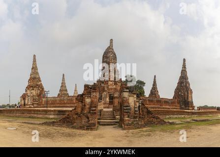 Ein Bild der zentralen Struktur des Tempels Wat Chaiwatthanaram Stockfoto