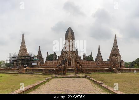 Ein Bild der zentralen Struktur des Tempels Wat Chaiwatthanaram Stockfoto