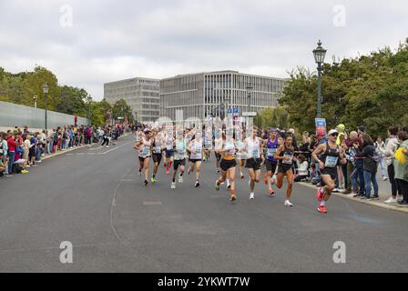 Ein Bild von Elite-Läufern beim Berlin-Marathon 2023 Stockfoto