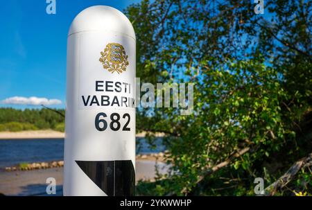 Grenzposten der Republik Estland. Auf der anderen Seite ist Russland. Stockfoto