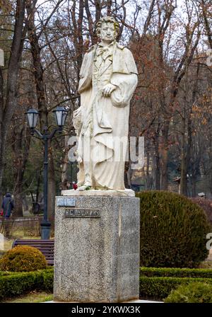 Kislowodsk, Russland - 3. Dezember 2023: Denkmal für A. S. Puschkin auf dem Kurortny Boulevard, Kislowodsk Stockfoto