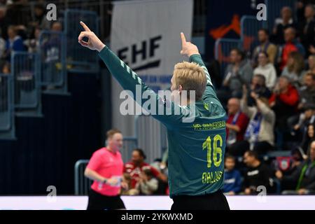 Bertram Obling (VfL Gummersbach 16) jubelt GER, VfL Gummersbach vs. FH Hafnarfjoerdur, Handball, EHF Pokal, Gruppenrunde, Spielzeit 2024-2025, 19.11.2024 Foto: Eibner-Pressefoto/Jürgen Augst Stockfoto