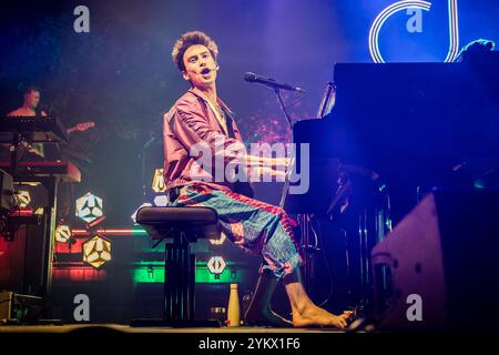 Jacob Collier trat am 18. November 2024 live in Oslo auf Stockfoto