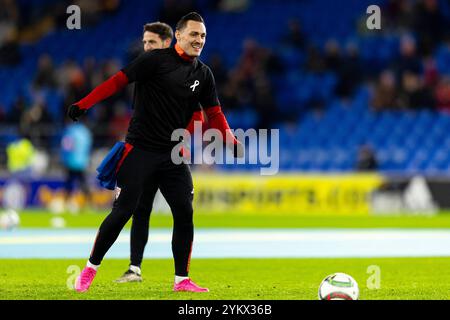 Cardiff, Großbritannien. November 2024. Connor Roberts aus Wales während des Aufwärmens. Wales gegen Island in der UEFA Nations League im Cardiff City Stadium am 19. November 2024. Quelle: Lewis Mitchell/Alamy Live News Stockfoto
