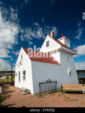 Fort Point Lighthouse Park   Liverpool, Nova Scotia, CAN Stockfoto