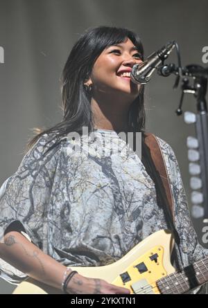 Brighton, Großbritannien. November 2024. Beabadoobee (Beatrice Kristi Laus) tritt 2024 mit der Veröffentlichung ihres neuen Albums This Is How Tomorrow Moves im Brighton Dome in Brighton auf. Quelle: LFP/Alamy Live News Stockfoto