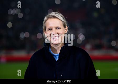 Friederike Fritzy Kromp (ZDF TV Expertin, Eintracht Frankfurt U20 Frauen Trainerin), HUN, Ungarn (HUN) vs Deutschland (GER), Fussball Laenderspiel, UEFA Nations League, Liga A, Saison 2024/2025, 6. Spieltag, 19.11.2024 Foto: Eibner-Pressefoto/Michael Memmler Stockfoto