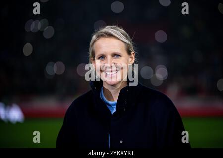 Friederike Fritzy Kromp (ZDF TV Expertin, Eintracht Frankfurt U20 Frauen Trainerin), HUN, Ungarn (HUN) vs Deutschland (GER), Fussball Laenderspiel, UEFA Nations League, Liga A, Saison 2024/2025, 6. Spieltag, 19.11.2024 Foto: Eibner-Pressefoto/Michael Memmler Stockfoto