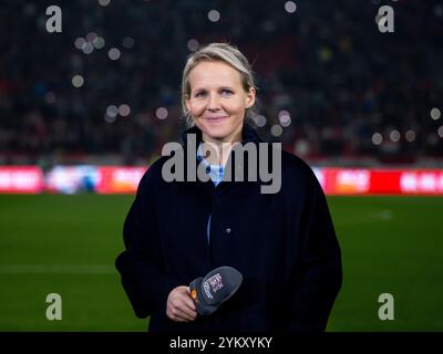 Friederike Fritzy Kromp (ZDF TV Expertin, Eintracht Frankfurt U20 Frauen Trainerin), HUN, Ungarn (HUN) vs Deutschland (GER), Fussball Laenderspiel, UEFA Nations League, Liga A, Saison 2024/2025, 6. Spieltag, 19.11.2024 Foto: Eibner-Pressefoto/Michael Memmler Stockfoto