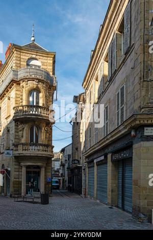 An der Ecke Rue de la Lion d'Or und Rue de la Republique in der südwestfranzösischen Stadt Brive-la-Gaillarde Stockfoto