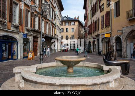 Der Brunnen am Place Saint-Leger in Chambery, Frankreich Stockfoto