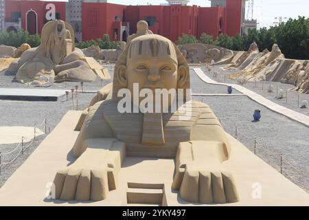 Skulpturen aus Sand für berühmte historische und antike Figuren Stockfoto