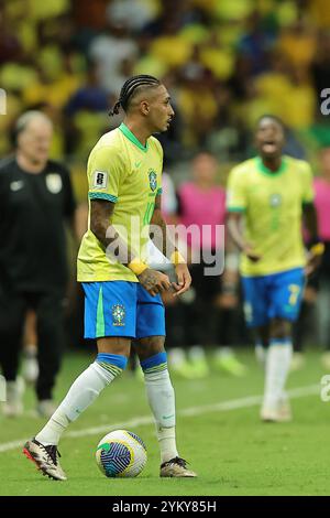 Salvador, Brasilien. November 2024. Raphinha aus Brasilien kontrolliert den Ball während des Spiels zwischen Brasilien und Uruguay für die 12. Runde der FIFA 2026-Qualifikation am 19. November 2024 im Arena Fonte Nova Stadium in Salvador. Foto: Heuler Andrey/DiaEsportivo/Alamy Live News Credit: DiaEsportivo/Alamy Live News Stockfoto