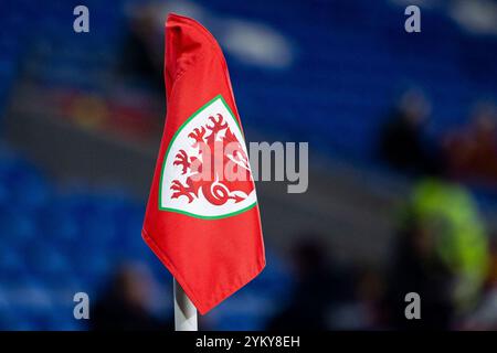 Cardiff, Großbritannien. November 2024. Walisische Eckflagge vor dem Spiel. Wales gegen Island in der UEFA Nations League im Cardiff City Stadium am 19. November 2024. Quelle: Lewis Mitchell/Alamy Live News Stockfoto