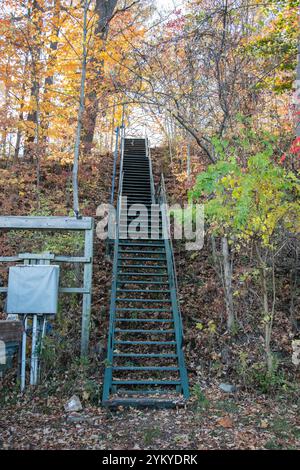 Treppen zum/vom Fluss in Niagara-on-the-Lake, Ontario, Kanada Stockfoto